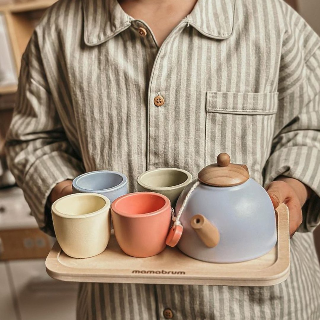 Puinen teesetti tarjottimella - 7 tuotetta