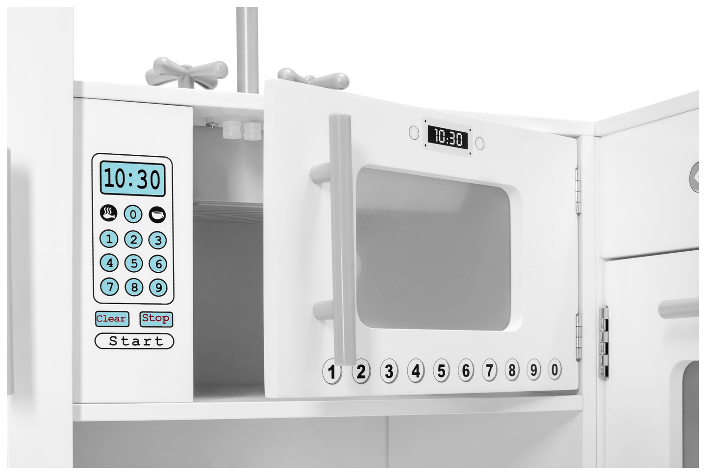 Kulma puinen XXXL-keittiö, jossa on jääkaappi, uuni, pesukone, esiliina ja tarvikkeet